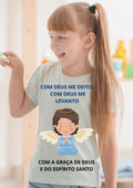 Camiseta Infantil "Com Deus me Deito, Com Deus me Levanto. Com a Graça de Deus e do Espírito Santo"