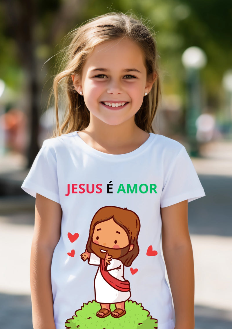 Camiseta Infantil "Jesus é Amor"